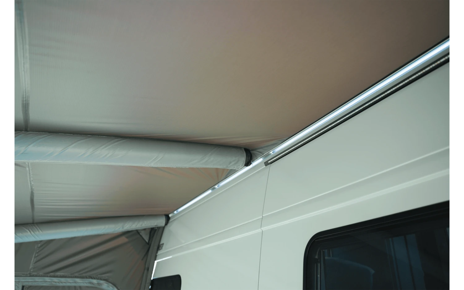 Westfield Mars Luftvorzelt Für Kastenwagen 9 Westfield Mars Luftvorzelt Für Kastenwagen – Bild 9