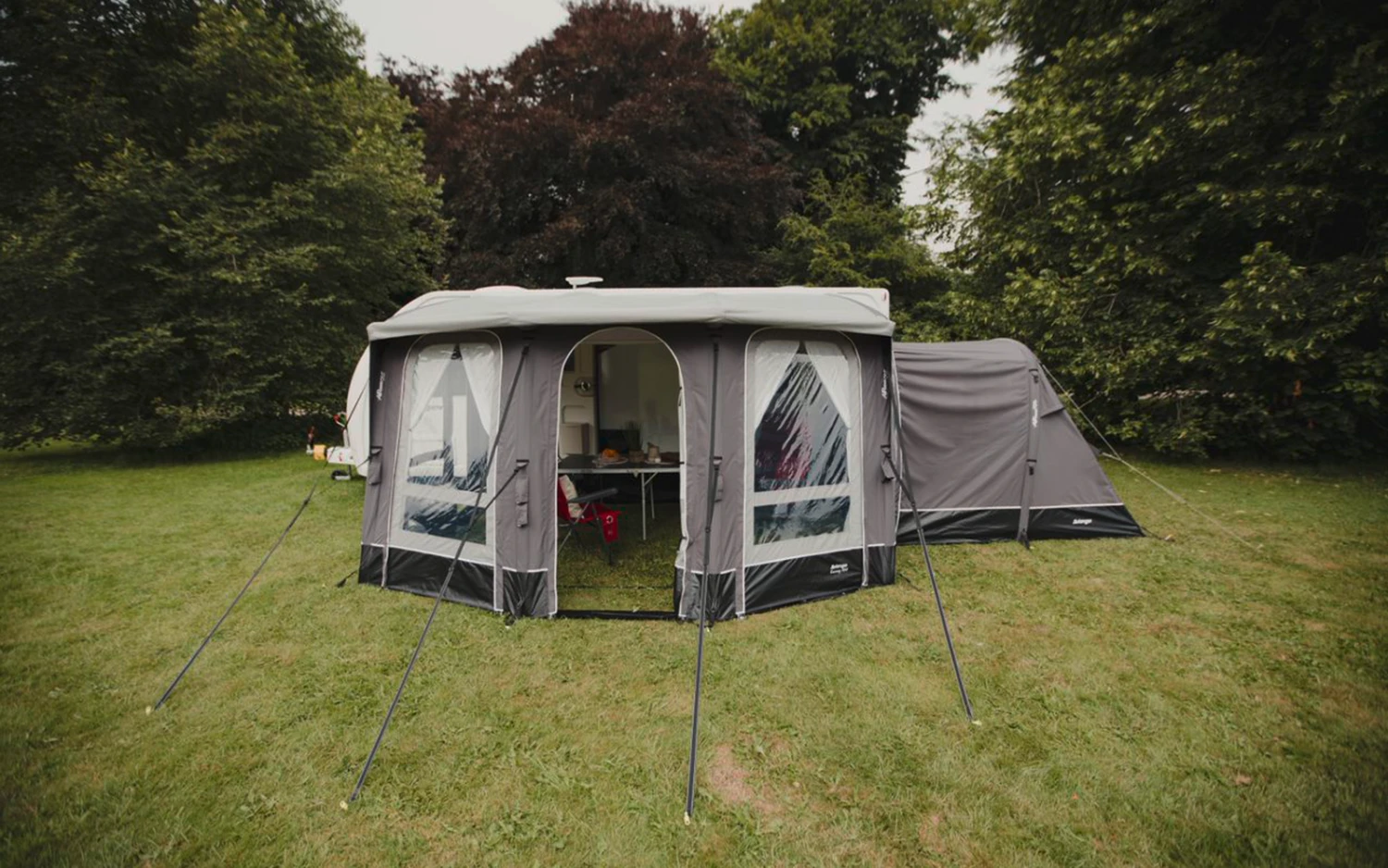 Vango Tuscany Air 400 Elements ProShield Aufblasbares Reisevorzelt 12 Vango Tuscany Air 400 Elements ProShield Aufblasbares Reisevorzelt – Bild 12