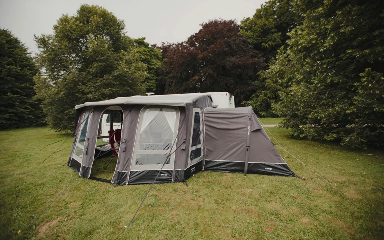 Vango Tuscany Air 400 Elements ProShield Aufblasbares Reisevorzelt 13 Vango Tuscany Air 400 Elements ProShield Aufblasbares Reisevorzelt – Bild 13