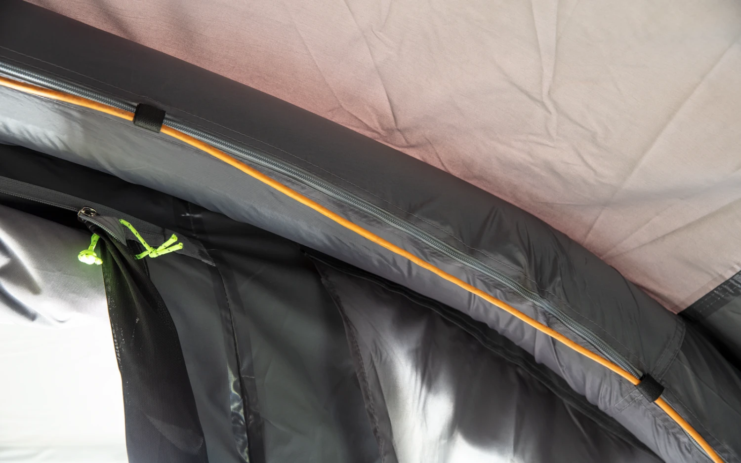 Berger Touring Air 4-Season Aufblasbares Busvorzelt 12 Berger Touring Air 4-Season Aufblasbares Busvorzelt – Bild 12